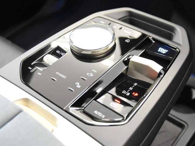Bmw IX 2021-11 18265-11