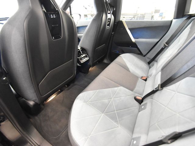 Bmw IX 2021-11 18265-16
