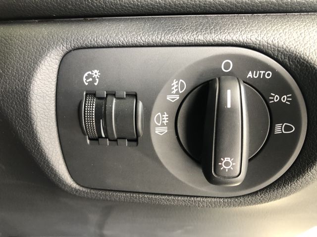 Audi Q3 2014-03 712-19