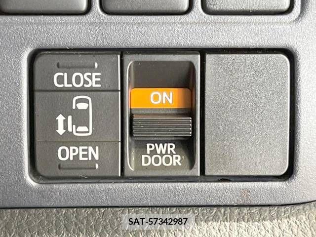 Toyota VOXY 2016-09 289034-5