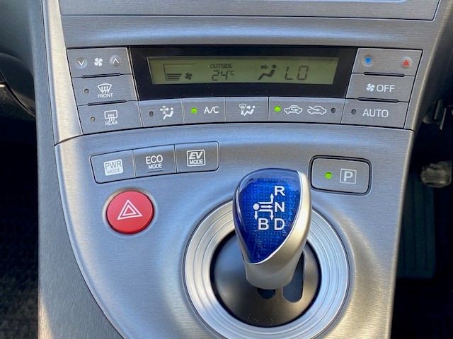 Toyota PRIUS 2013-08 19457-16