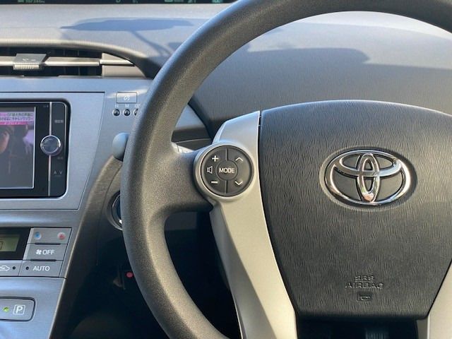 Toyota PRIUS 2013-08 19457-19