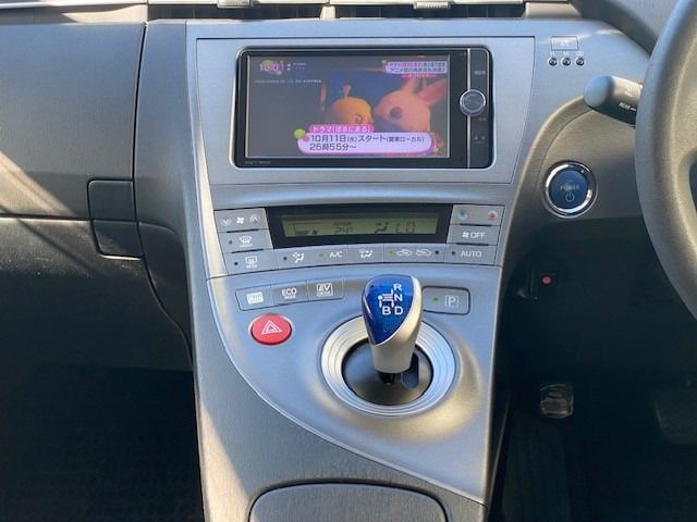 Toyota PRIUS 2013-08 19457-7