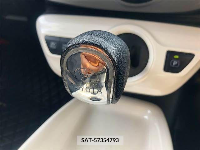 Toyota PRIUS 2016-06 281844-17