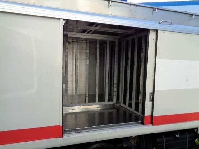 Hino DUTRO 2013-11 193270-14