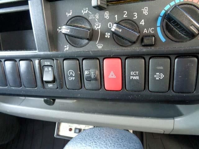 Hino DUTRO 2013-11 193270-6