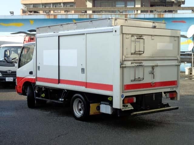 Hino DUTRO 2013-11 193270-1
