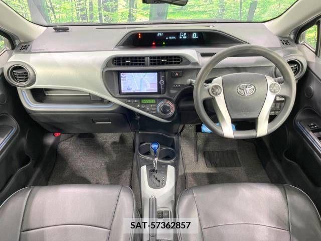 Toyota AQUA 2013-12 382250-1