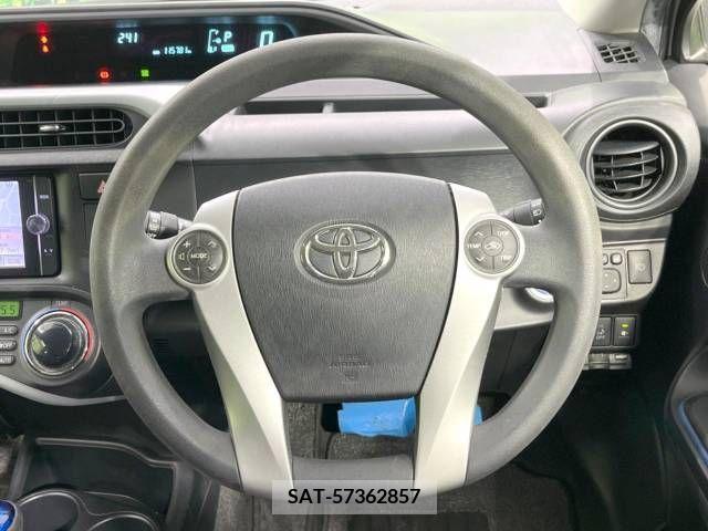 Toyota AQUA 2013-12 382250-11