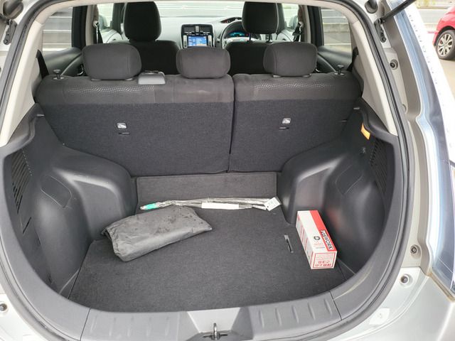 Nissan LEAF 2013-04 3163-13