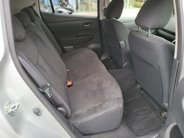 Nissan LEAF 2013-04 3163-12