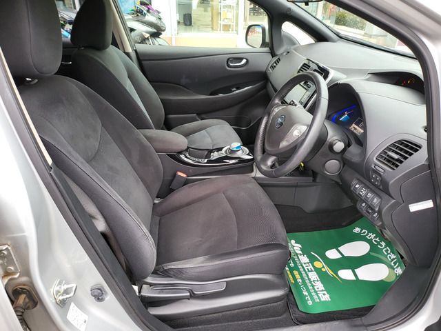 Nissan LEAF 2013-04 3163-11
