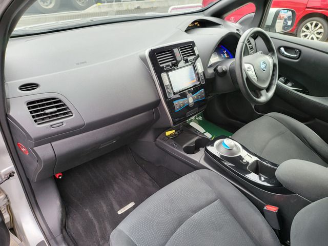 Nissan LEAF 2013-04 3163-16