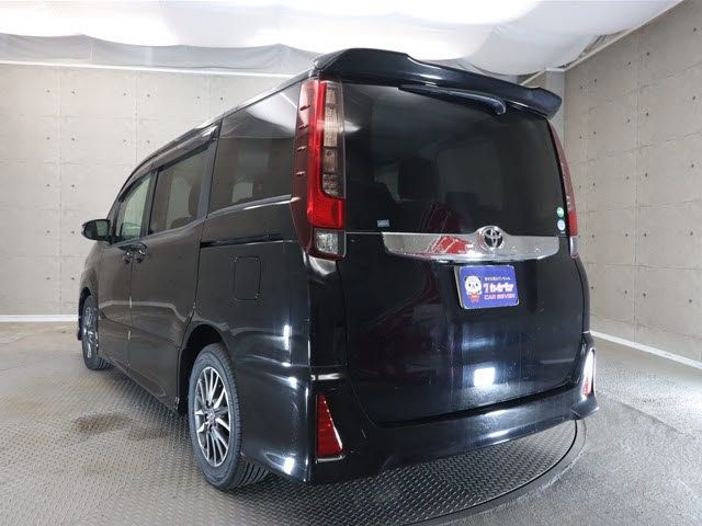 Toyota NOAH 2014-10 6587-23