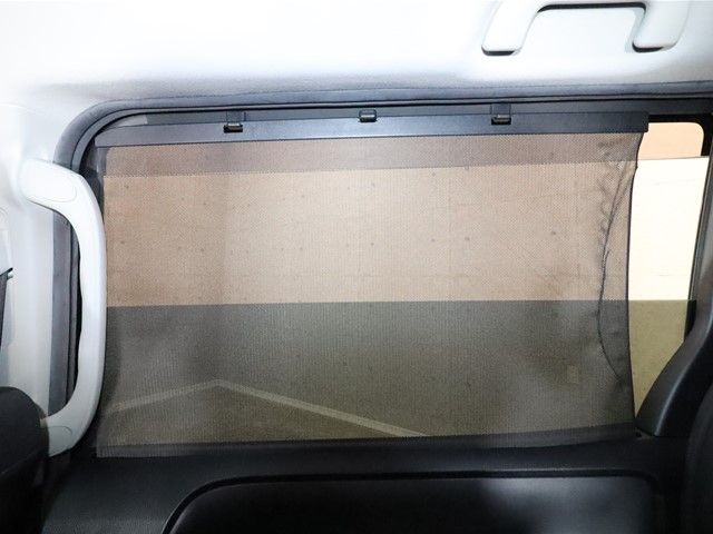 Toyota NOAH 2014-10 6587-25
