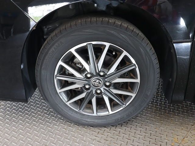 Toyota NOAH 2014-10 6587-18
