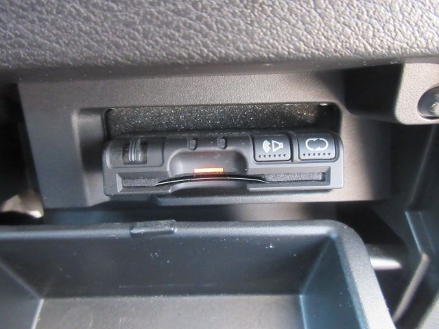 Nissan SERENA 2018-10 196734-21