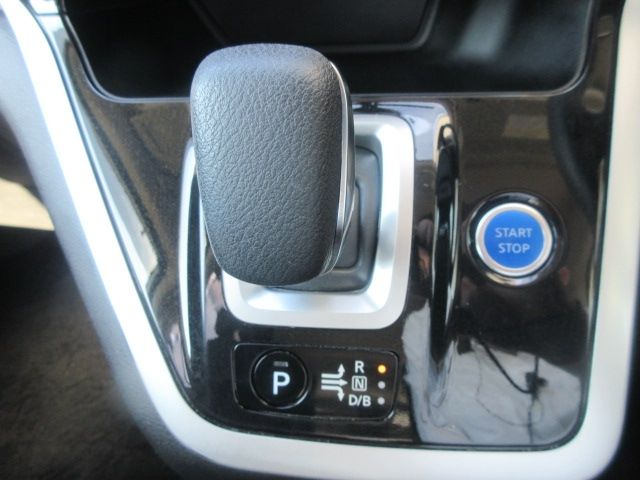 Nissan SERENA 2018-10 196734-14