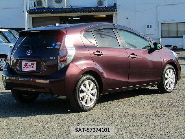 Toyota AQUA 2014-01 260363-2