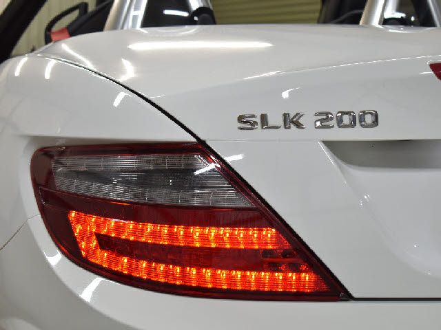 Mercedes Benz SLK 2015-08 16173-26