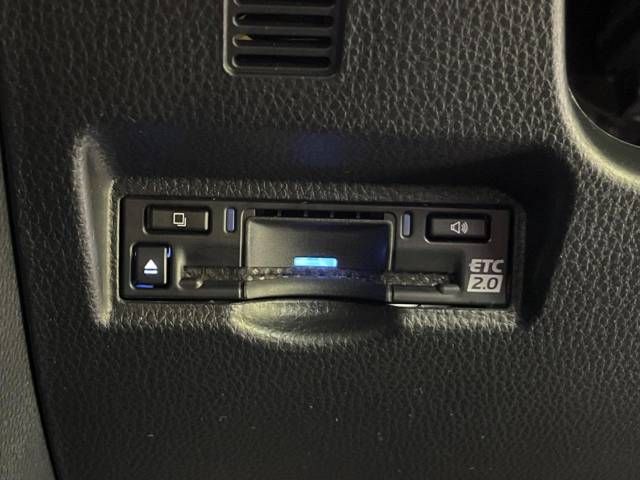 Toyota NOAH 2023-06 183796-6