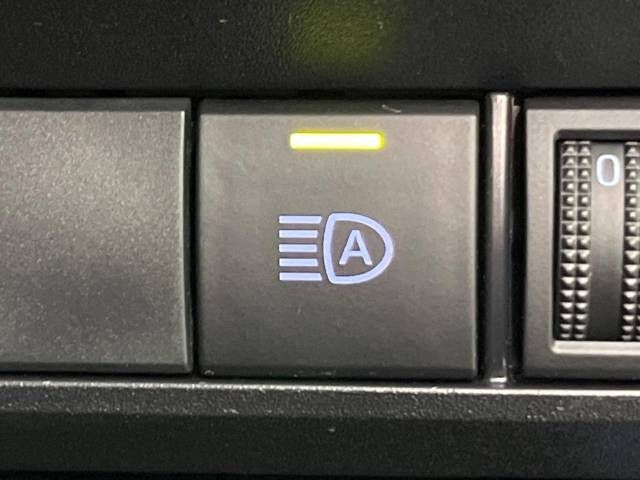 Toyota NOAH 2023-06 183796-7
