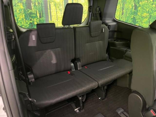 Toyota NOAH 2023-06 183796-10