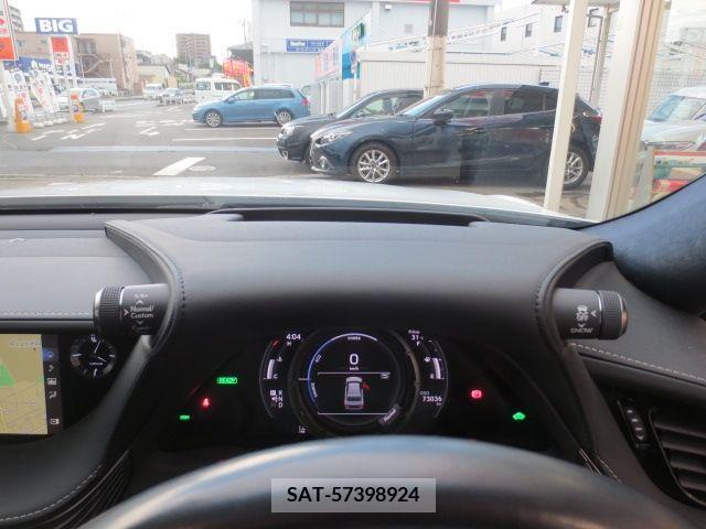 Lexus LS 2018-10 391880-13