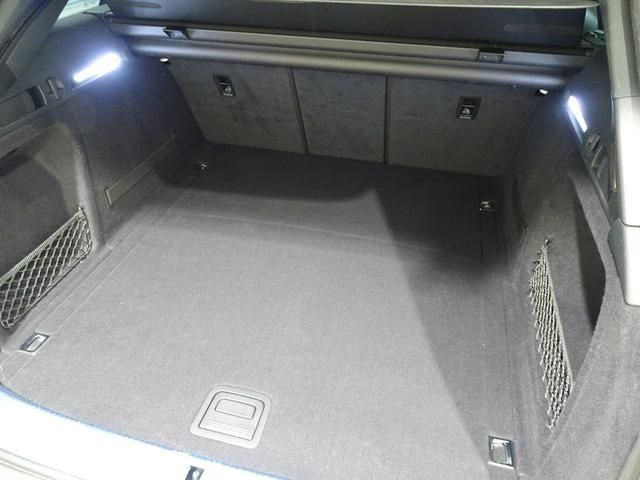 Audi A4 2019-08 13980-17