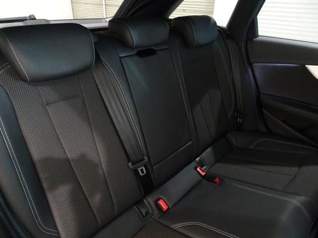 Audi A4 2019-08 13980-15