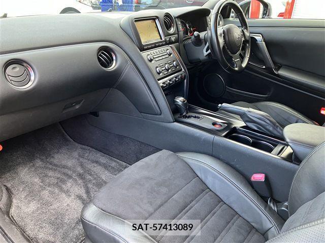 Nissan GT-R 2011-12 272080-20
