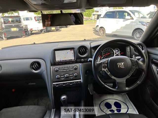 Nissan GT-R 2011-12 272080-21