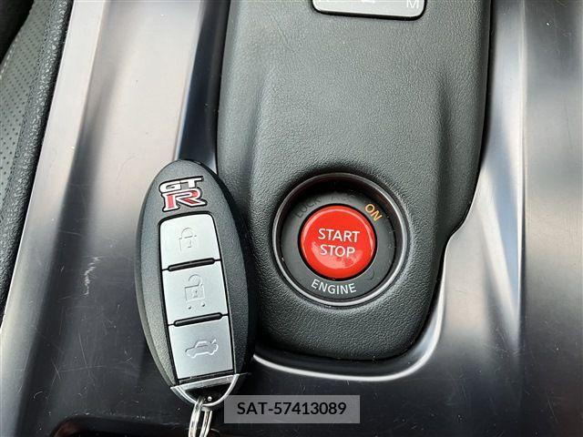Nissan GT-R 2011-12 272080-29