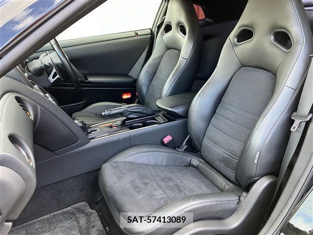 Nissan GT-R 2011-12 272080-19