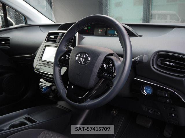 Toyota PRIUS 2021-06 322472-1
