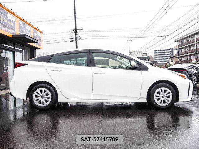 Toyota PRIUS 2021-06 322472-8