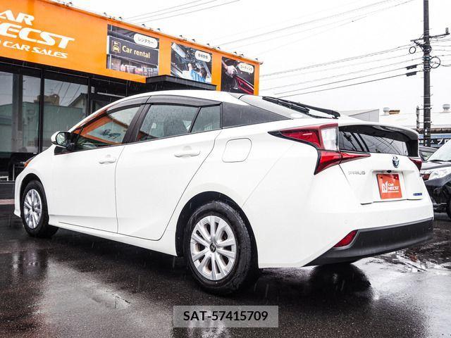 Toyota PRIUS 2021-06 322472-18
