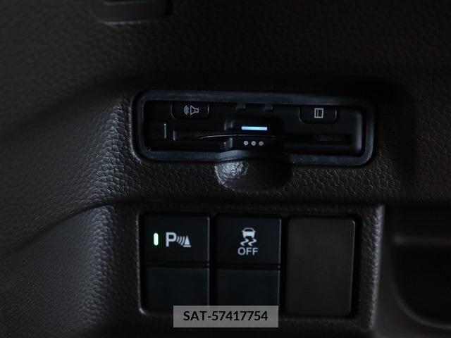 Honda N BOX 2021-06 210346-3