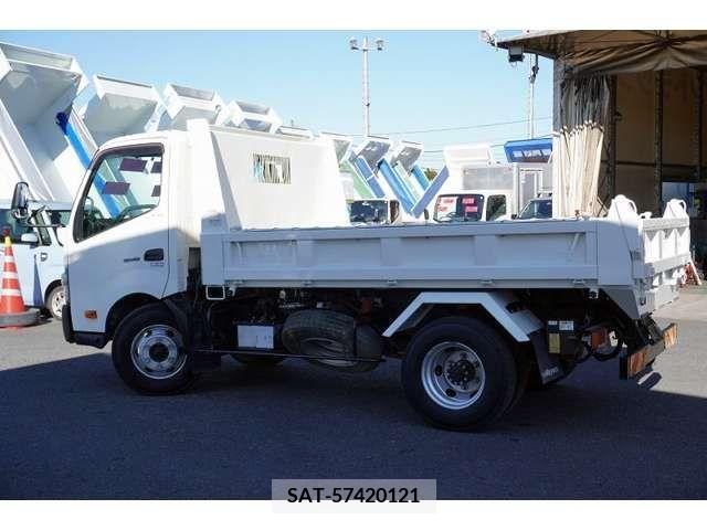 Hino DUTRO 2015-11 208437-6