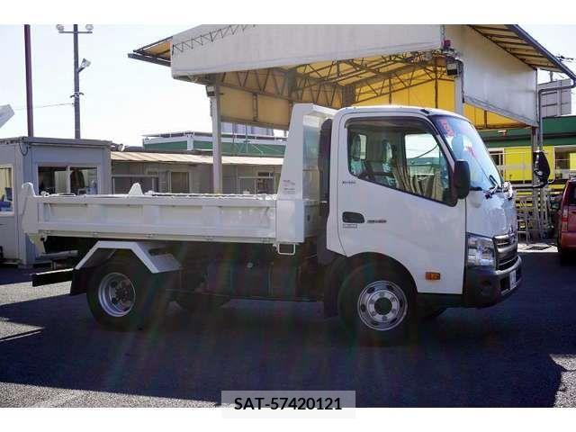 Hino DUTRO 2015-11 208437-5