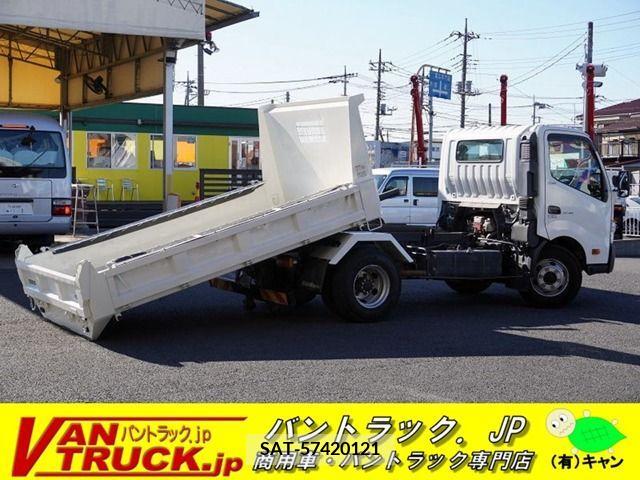 Hino DUTRO 2015-11 208437-0
