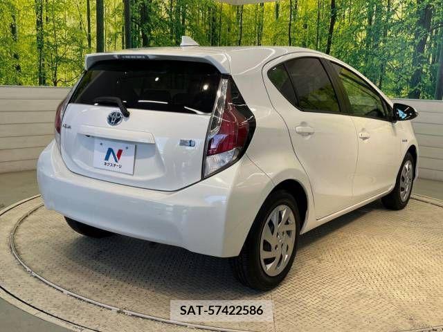 Toyota AQUA 2015-12 260399-17