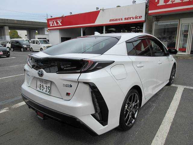 Toyota PRIUS PHV 2021-06 6932-2