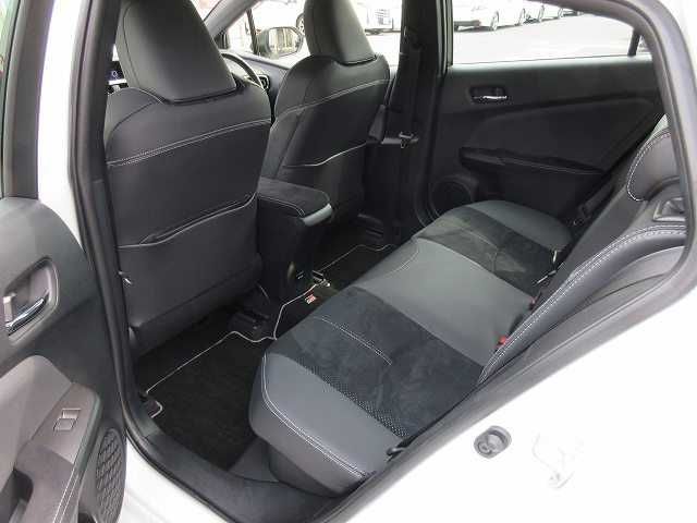Toyota PRIUS PHV 2021-06 6932-13