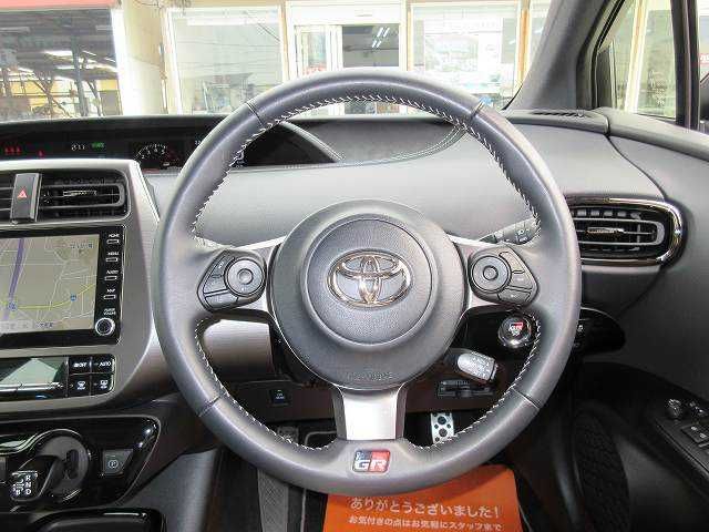Toyota PRIUS PHV 2021-06 6932-3