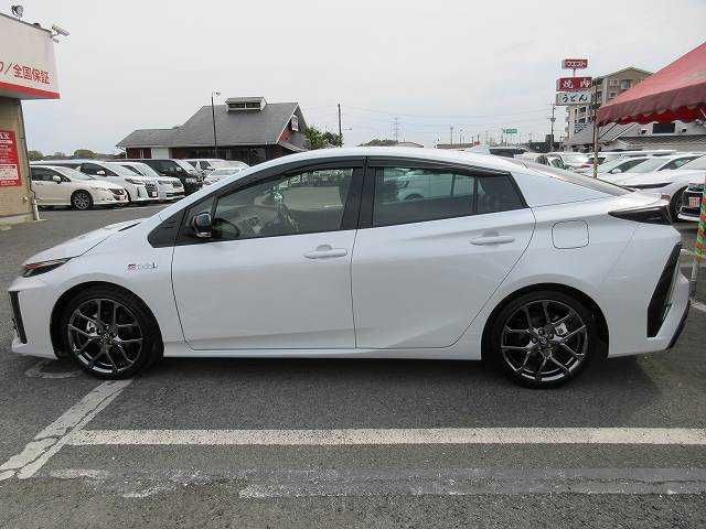 Toyota PRIUS PHV 2021-06 6932-16