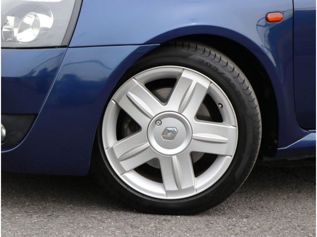 Renault LUTECIA 2003-08 739-16