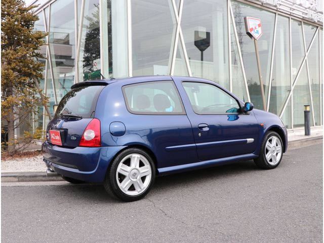 Renault LUTECIA 2003-08 739-2