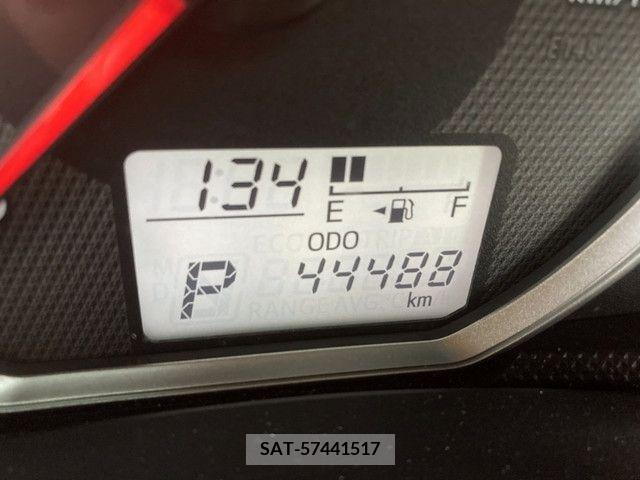 Toyota COROLLA AXIO 2013-06 264595-13