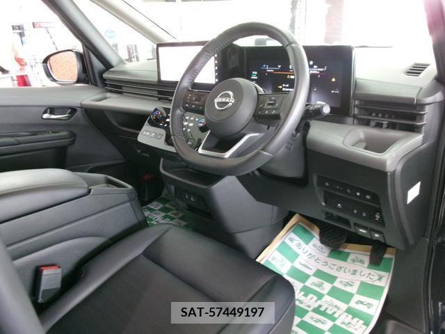 Nissan SERENA 2023-06 393870-3